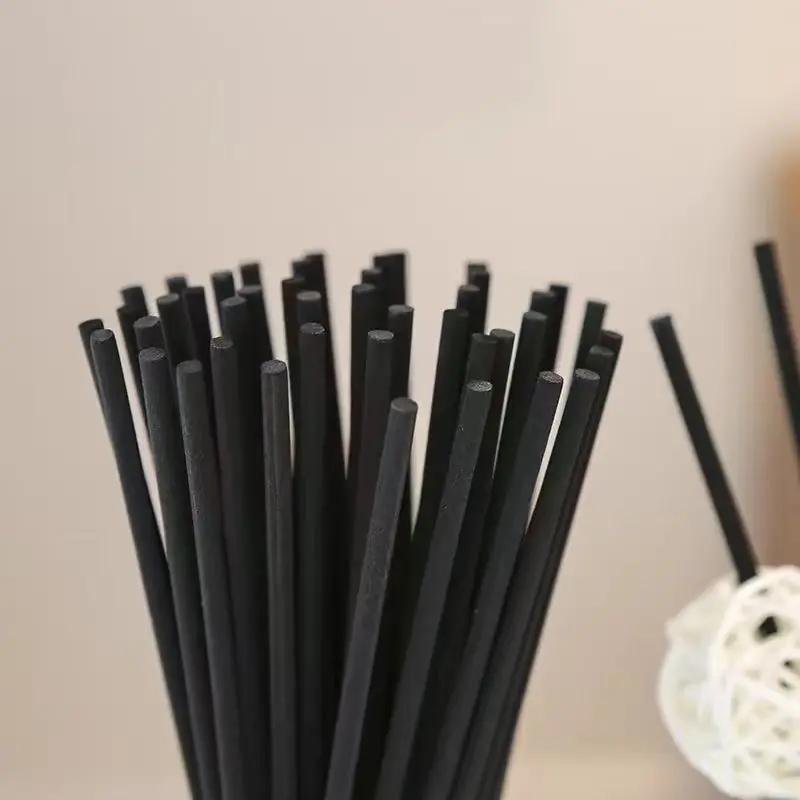 

200Pcs 70cmx5mm Black Fiber Reed Sticks Essential oil Rattan Diffuser Replacement Refills for Air Freshener Home fragrance