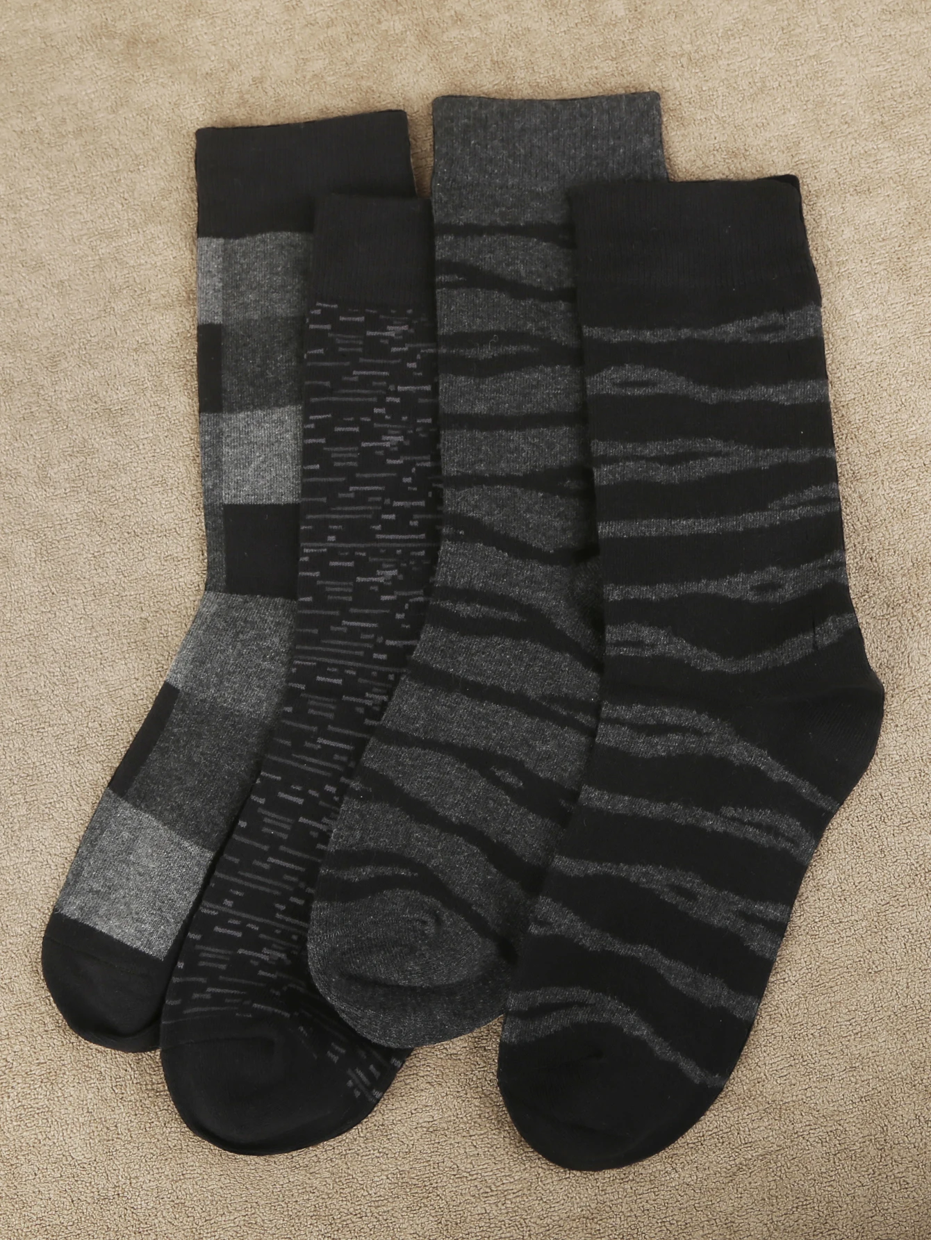 1 Pairs Pack Men Polyester Crew Socks Mixed Geometric Stripe Pattern Casual Mid Calf Socks