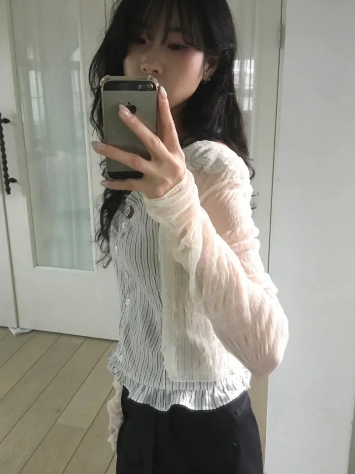 

Korean Style Short Length Lace Bubble Sleeveless Cardigan Sun Protection Folded Texture Design Cotton Polyester Blend Women's...