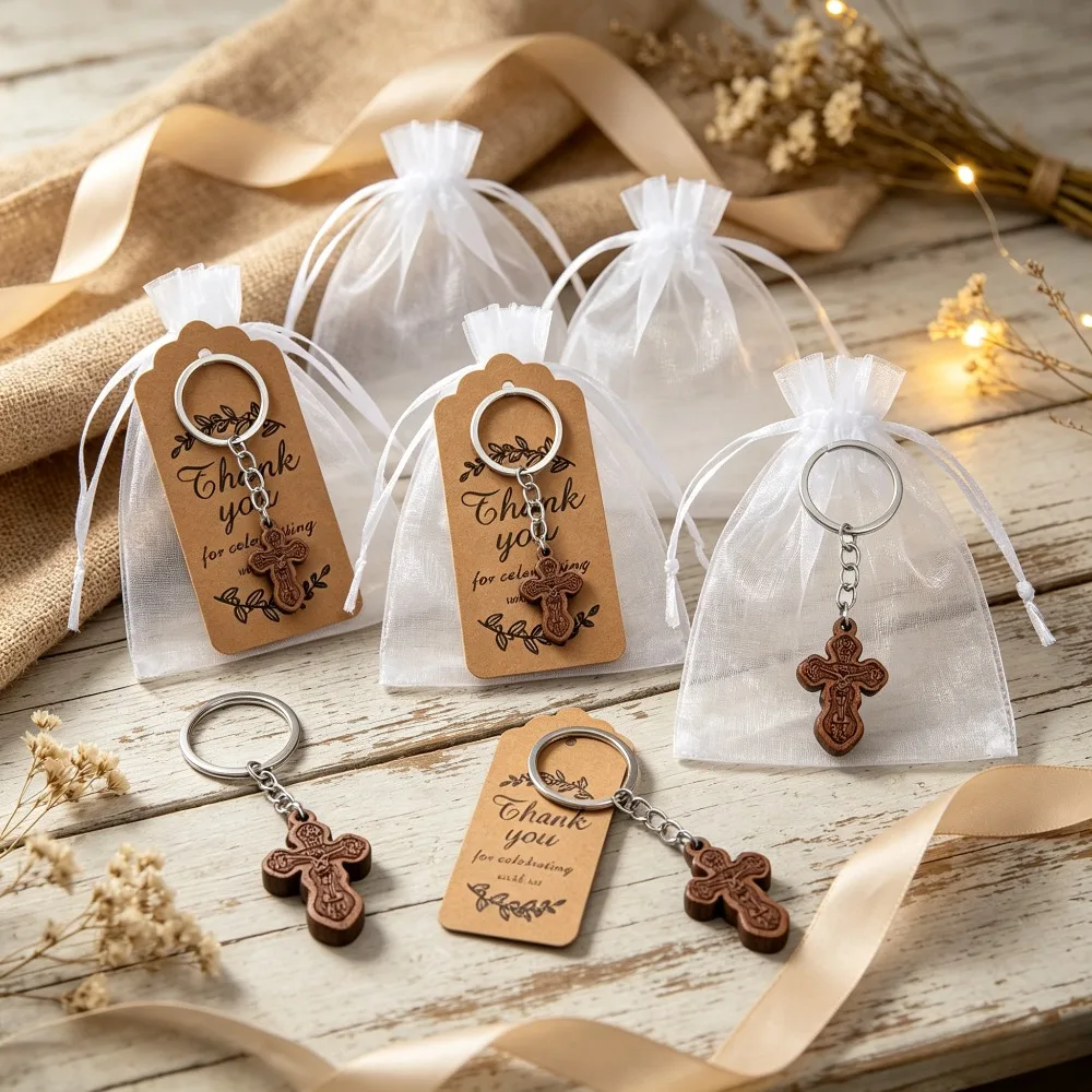 6 à 20 ensembles de porte-clés en bois en forme de croix, cadeaux de baptême avec étiquettes de remerciement, sacs en organza, cadeaux religieux de prière, souvenirs pour les invités de mariage