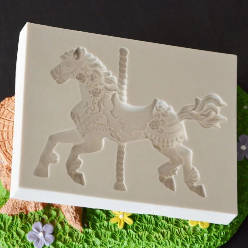 E1PC DIY Fondant Moulds Chocolate Mould Candy Molds Carousel Baking Accessories