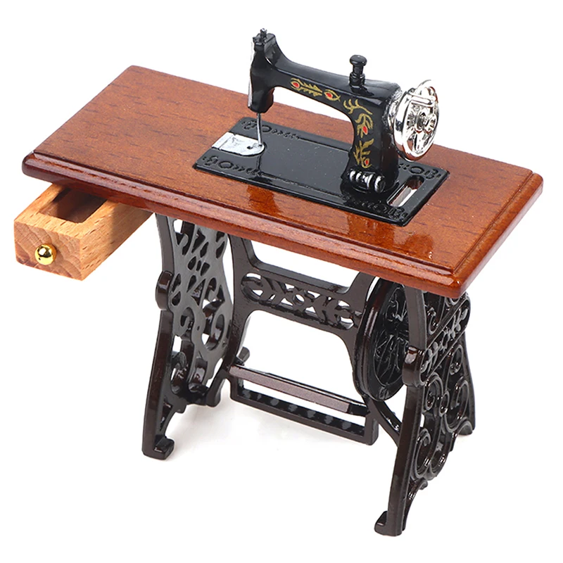 Dollhouse Decor Miniature Furniture Wooden Sewing Machine Toy with Thread