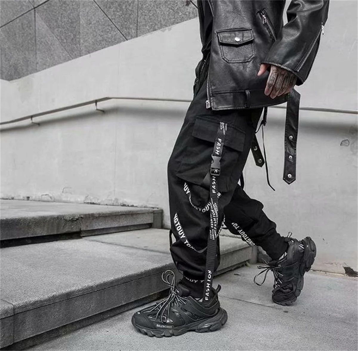

Black Design Sense Cargo Pants Men Joggers Cargo Streetwear Hip Hop Minimalist Techwear Gothic Ribbon Pants Trend Streetwear