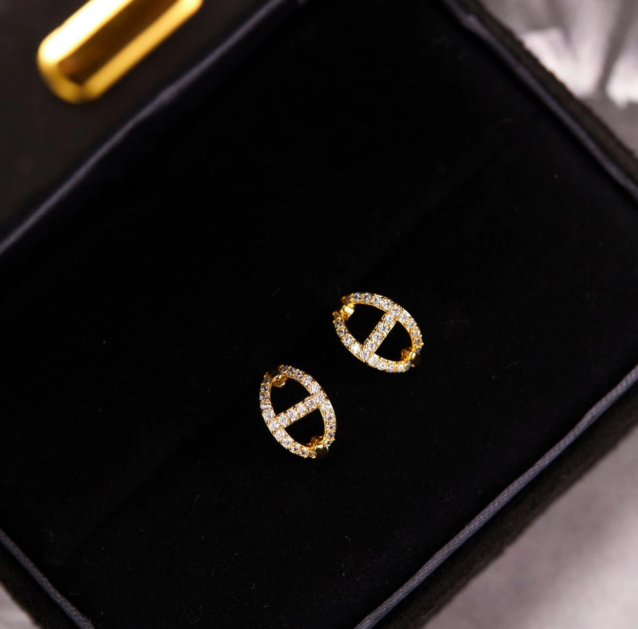 Серьги-застежки для ушей Роскошный дизайн Серьги Силиконовый зажим для ушей Женские серьги без пирсингаМужские и женские стили.