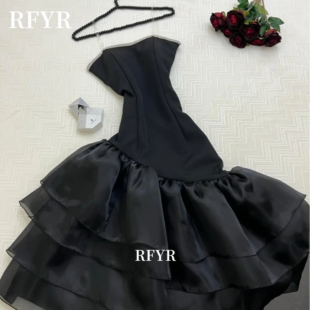 RFYR ไม่สมมาตรพรหมชุดจีบชุดฉัตรชุดราตรีชุดราตรีชุดชื่อเสียงสําหรับคําผู้หญิงที่กําหนดเอง