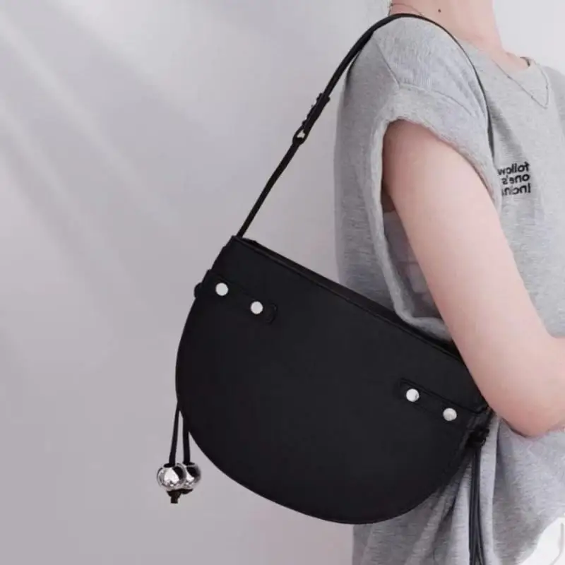 Light Luxury Fashion New Original Design Semi-circular Bag, High-end Feeling, Simple And Versatile Single Shoulder Crossbody Bag