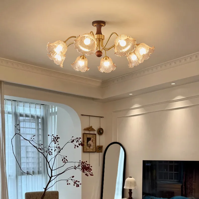 ثريا على طراز العصور الوسطى لغرفة المعيشة مصنوعة من خشب الجوز والنحاس، مع مظهر راقي ونمط صدع الجليد #4