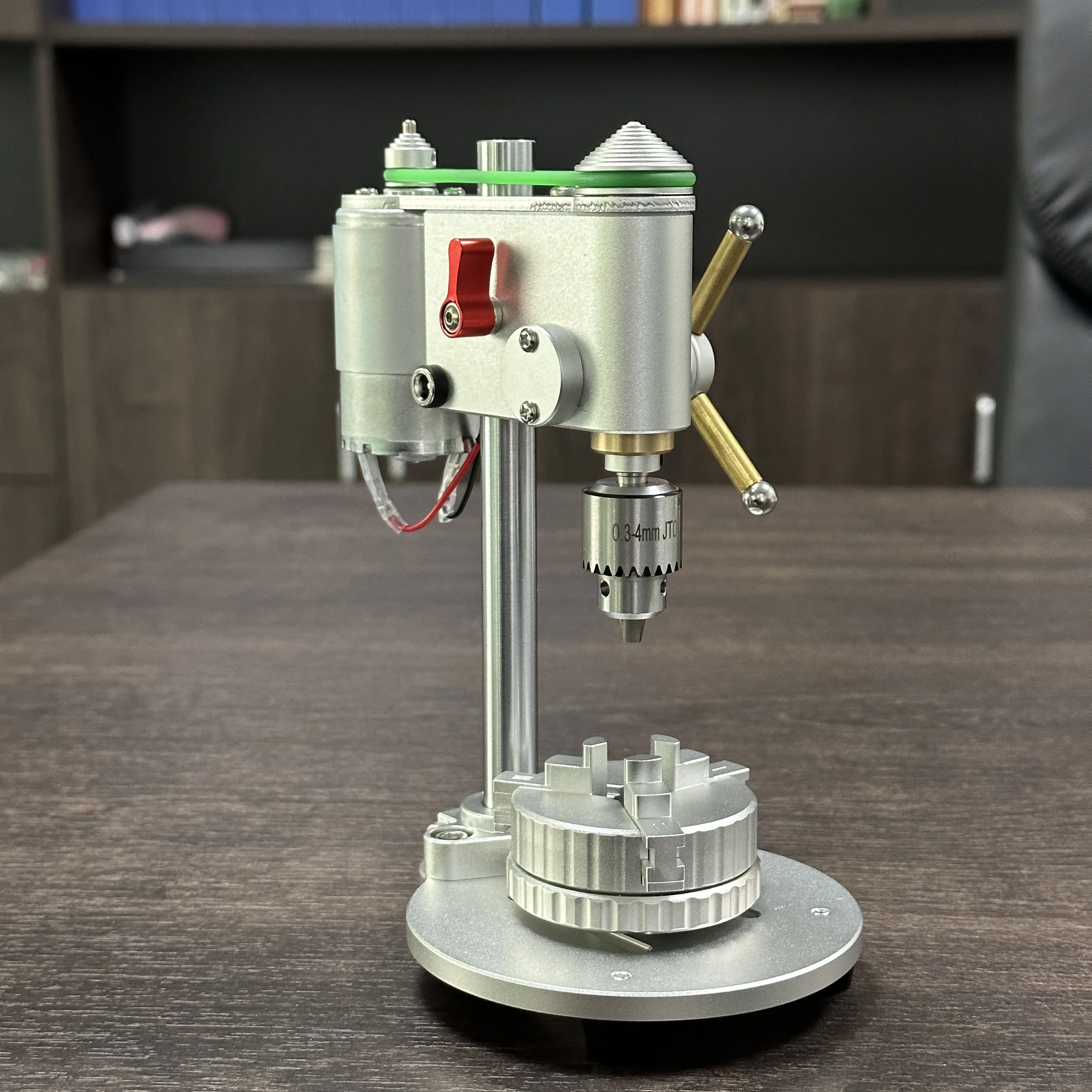 

Miniature benchtop drilling machine, 220V small bench drill, watchmaker's drill press, used for small jewelry.
