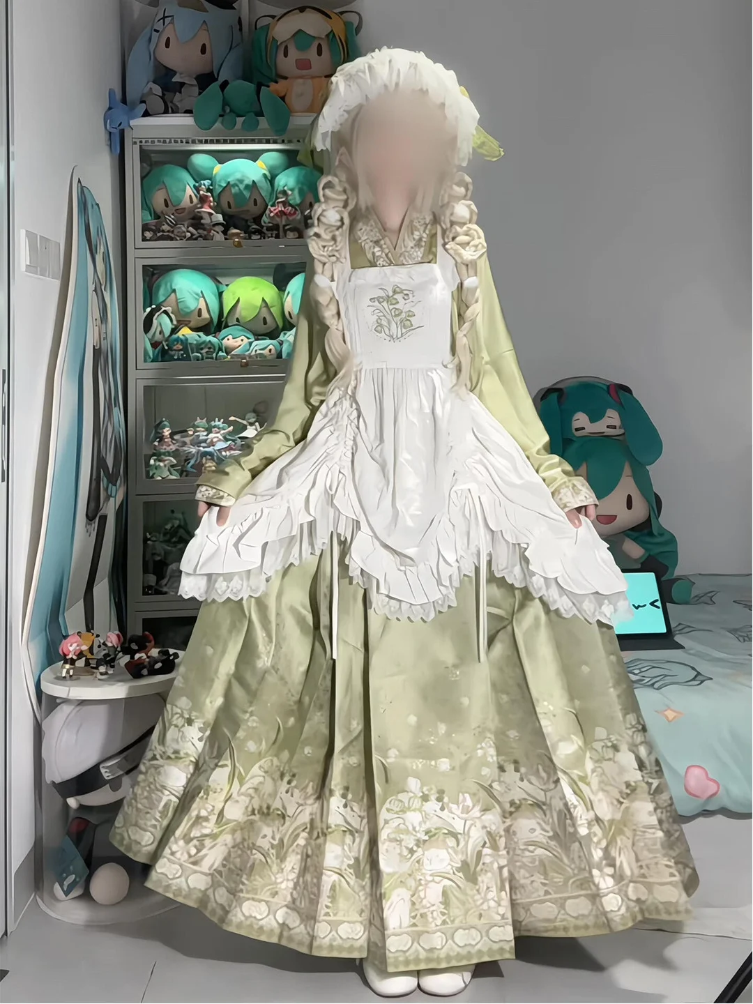 Elegant Green Hanfu Women's Style with Stand Collar And  Tailed Skirt Lolita Dress Cute And Stylish Traditional Chinese ...
