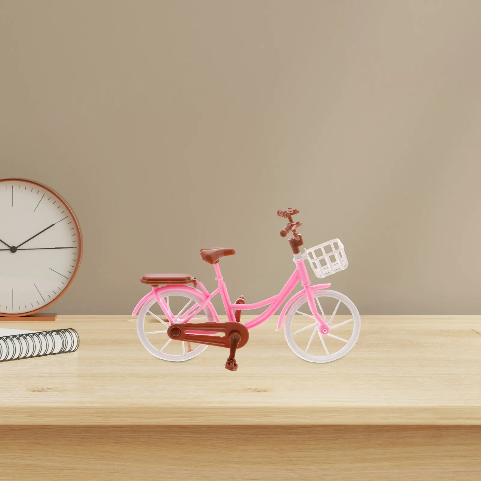 

4Pcs Realistic Miniature Bicycle Ornaments for Home Decor Desk Display Dollhouse Accessories Retro Styling Compact Lightweight
