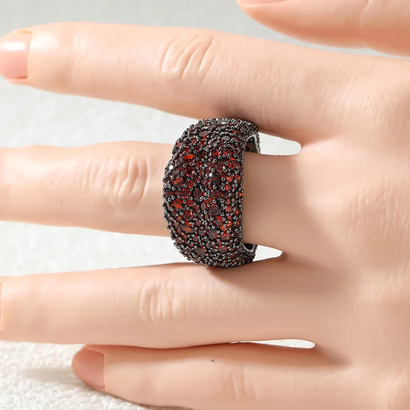 Damen-Mode-Persönlichkeitsring mit vollflächigem rotem Zirkonia, funkelndem Design, breiter Ring, Accessoire für Party und Bankett – Detail 2