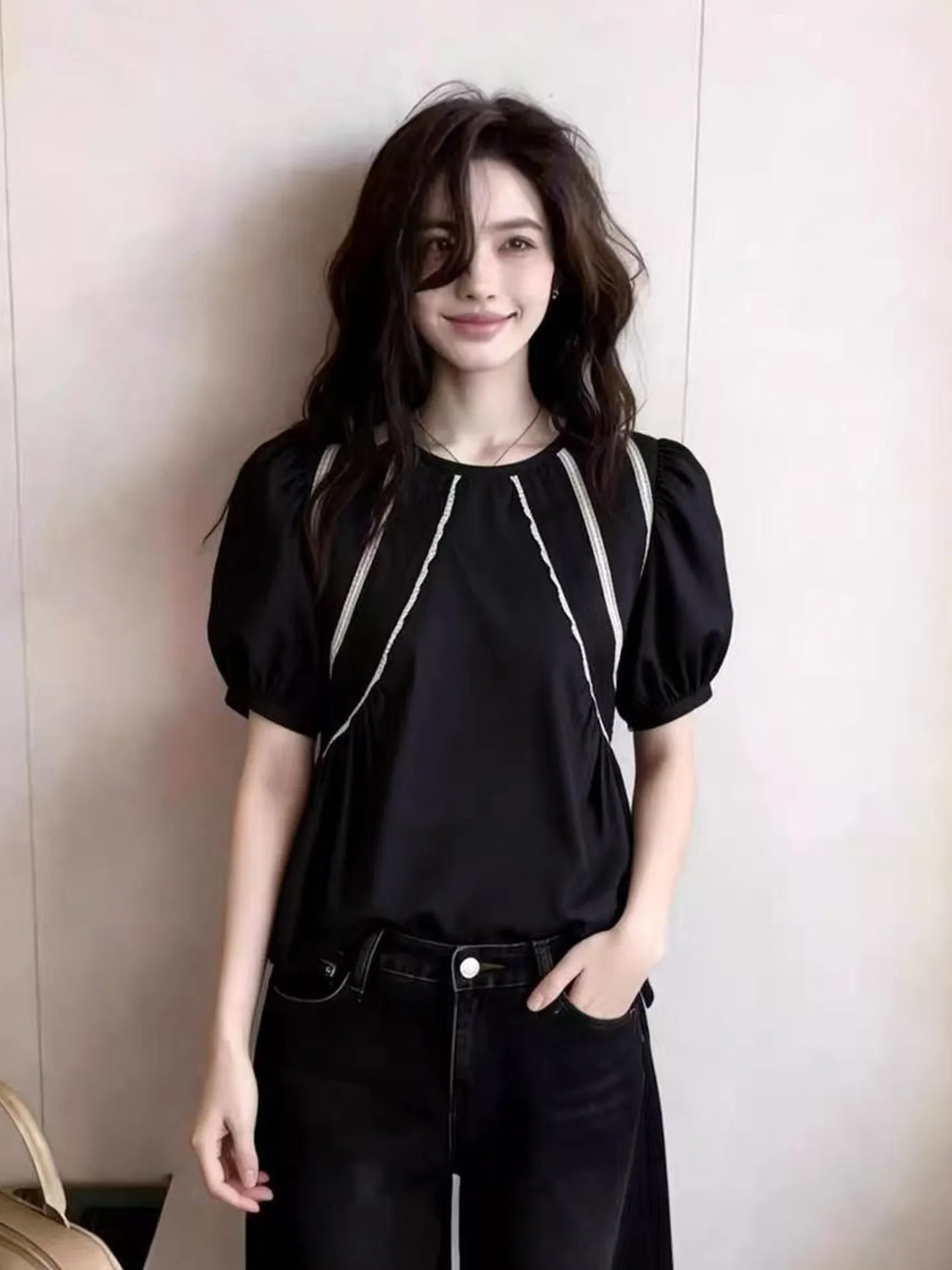

Fashionable Casual Short Sleeve Shirt Women's Loose Fit Color Block Design Korean Style New Arrival Silk Top Summer 2026