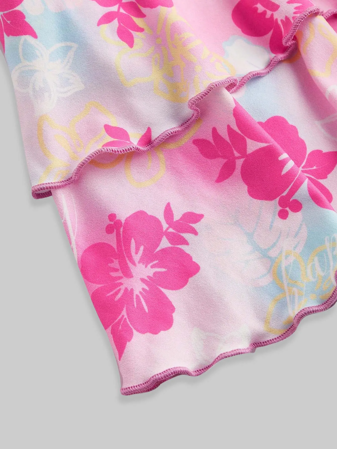 新しいスタイルのファッショナブルでトレンディな、多用途でセクシーなプリント柄の女性用ハーフ丈スカート