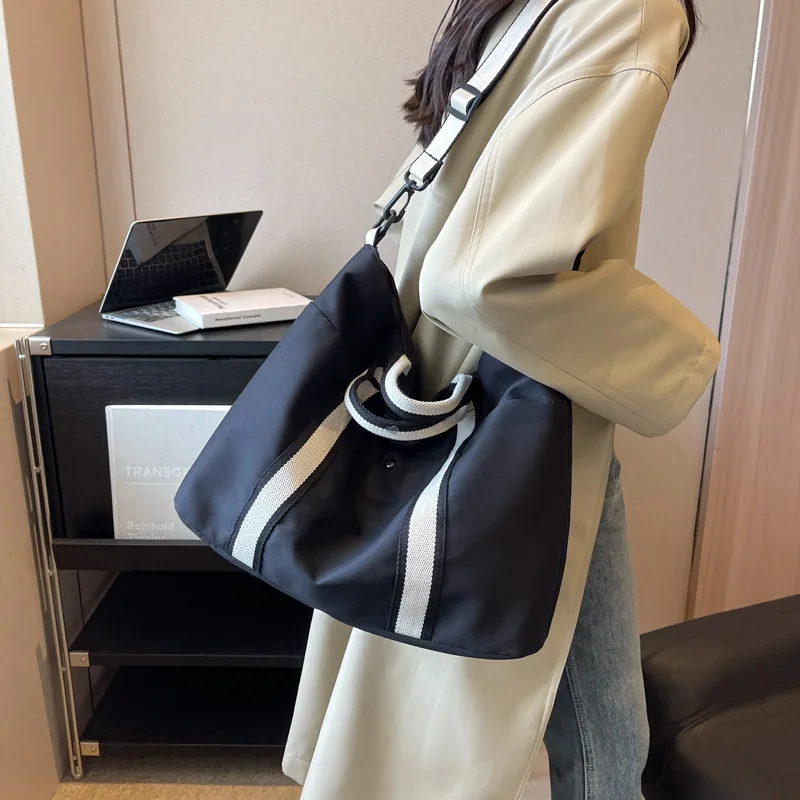 

Korean Canvas Shoulder Crossbody Bag for Women 2026 Zipper Large Woman Tote Bookbag Fashion Brand Female Handbags Student Purses