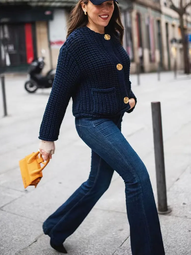 2024 Woman\'s Blue Coarse Knitted Sweater Coats Buttons 2 Pockets Female Solid Navy Fashion Vintage Casual Street Cardigan