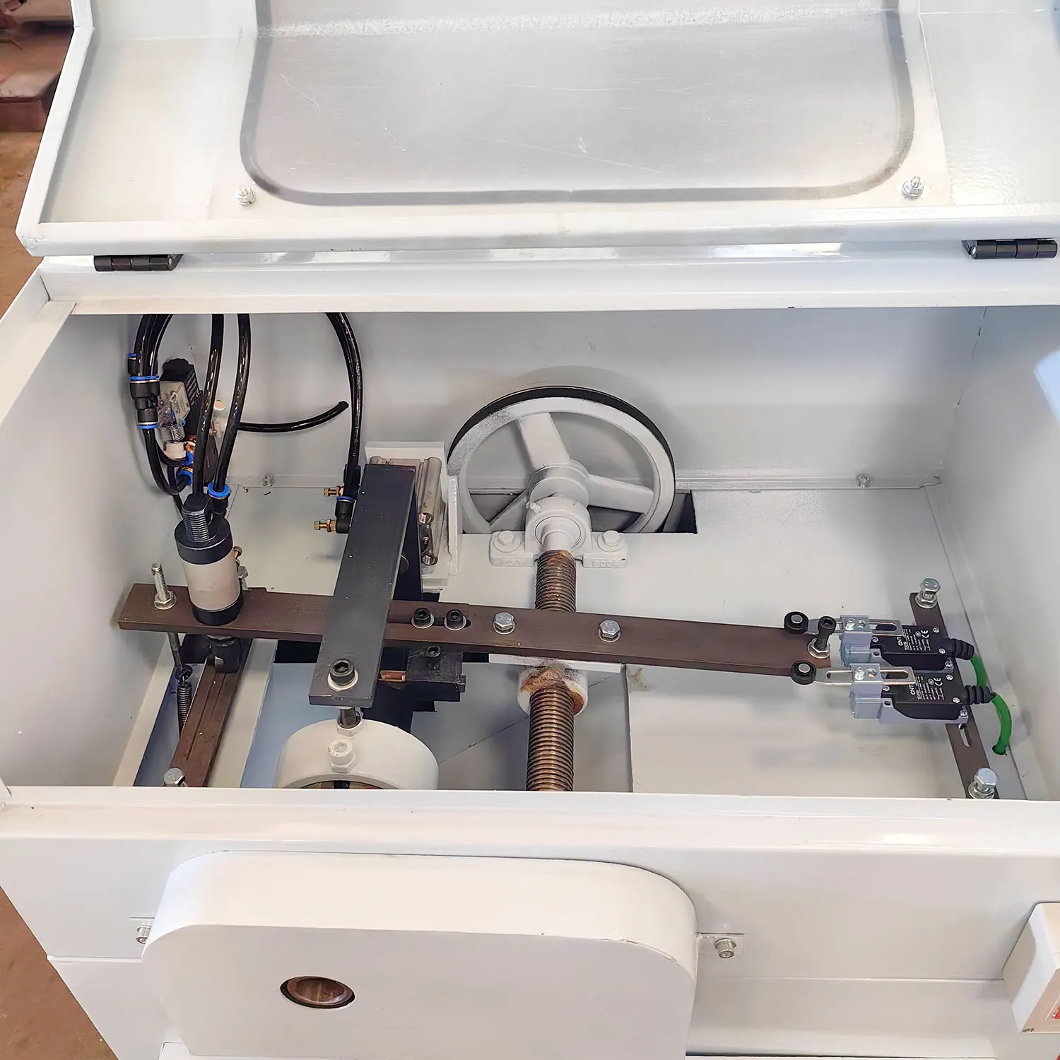 PM2015 Round Wood Tooth-grinding Machine Hammer Mill Shovel Handle Maker  Quality Woodworking Equipment