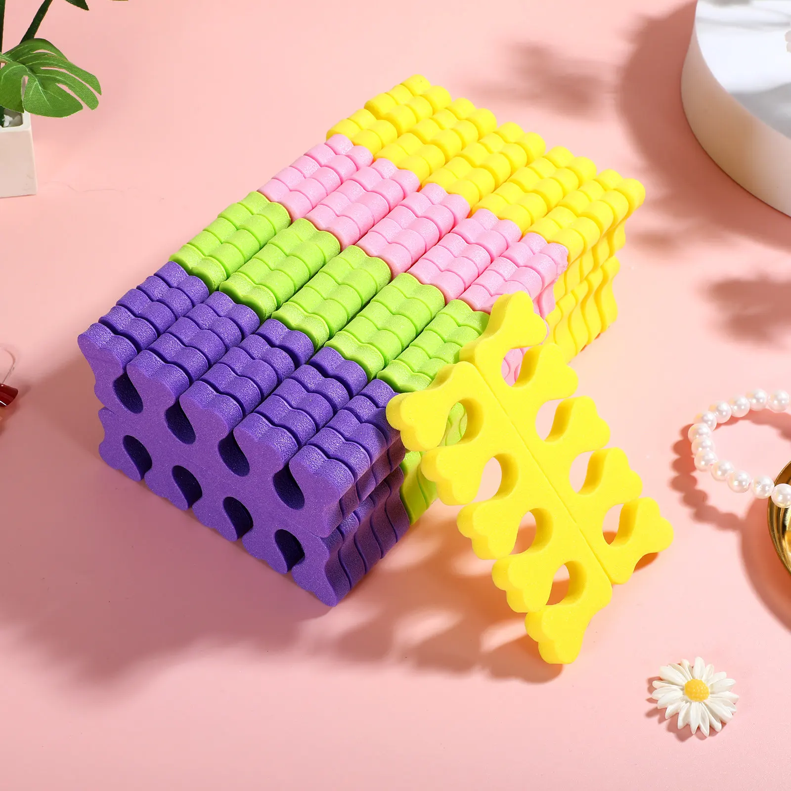 

100Pairs Sponge Toe Separators Toe Spacers for Pedicure Nail Polish Women Foot Care Home Travel Toenail Spacers