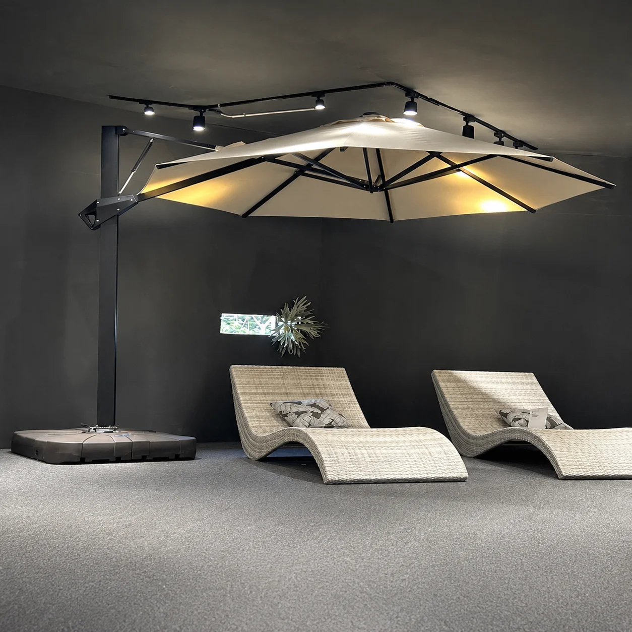 Aluminum Outdoor Waterproof Sunshade Parasol Umbrella Resin Base Modern Design Outdoor Furniture for Hotel Patio Villa Rooftop