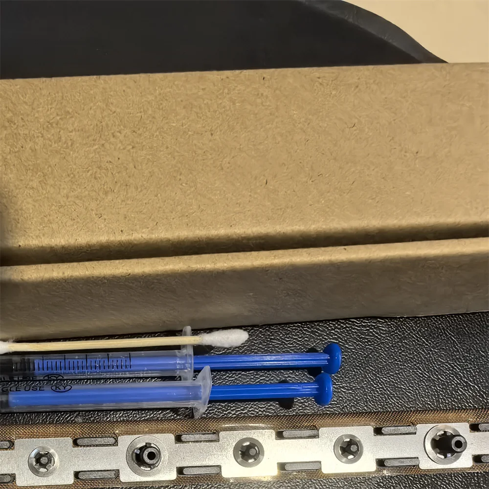 

302RV93050 FK-1150 Держатель масляной накладки для Kyocera P2040 P2235 P2335 M2040 M2135 M2235 M2540 M2635 M2640 M2735 M2835