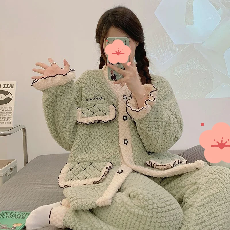 

coral fleece Women's pajamas autumn winter new model light green letter Sleepwear thicken flannel Pajama Set homewear suit ﻿