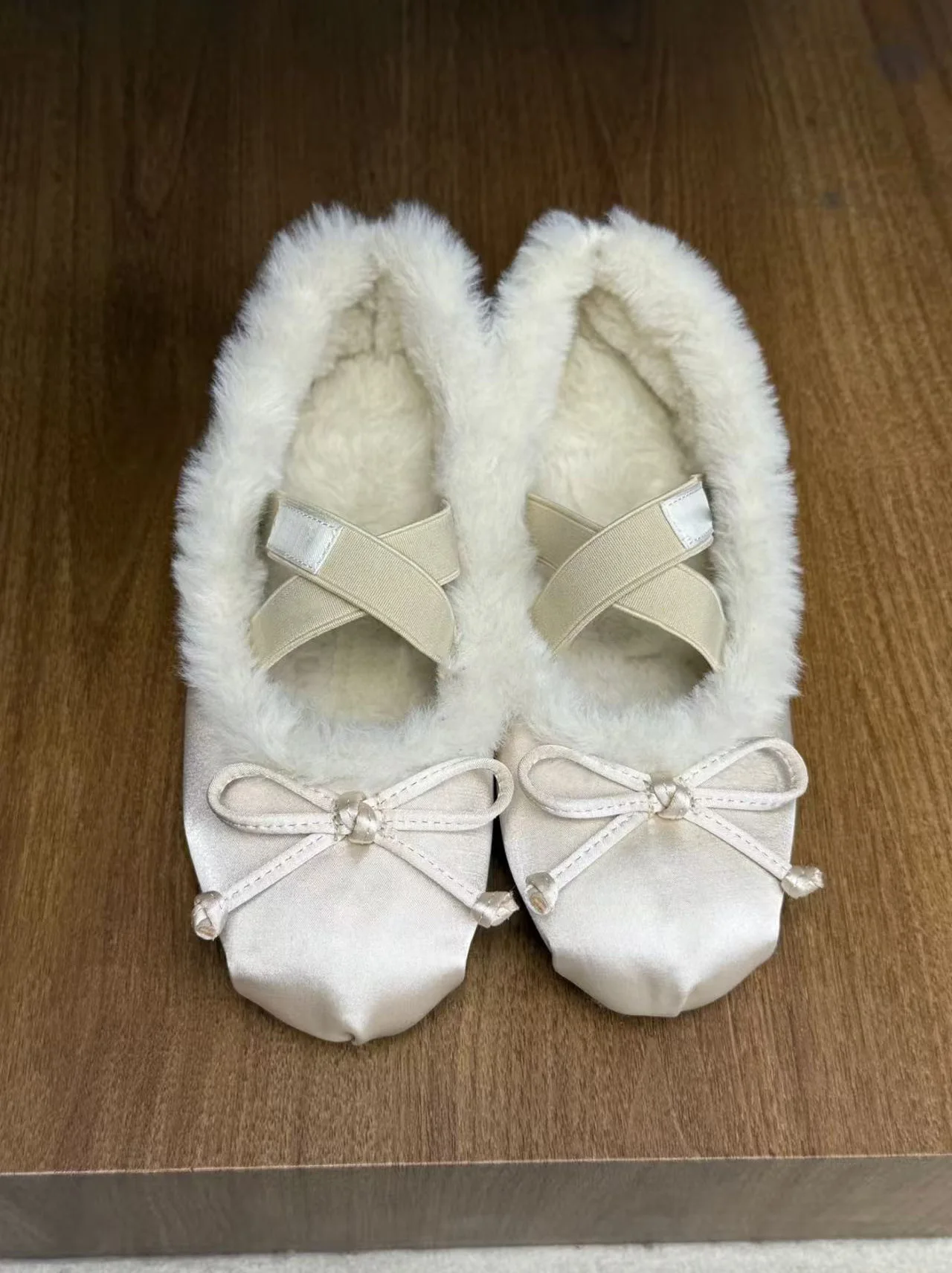 nouvelles-chaussures-mary-jane-a-enfiler-pour-femme-style-ballet-fourrees-avec-bande-croisee-et-nœud-doublure-en-peluche-pour-l'hiver