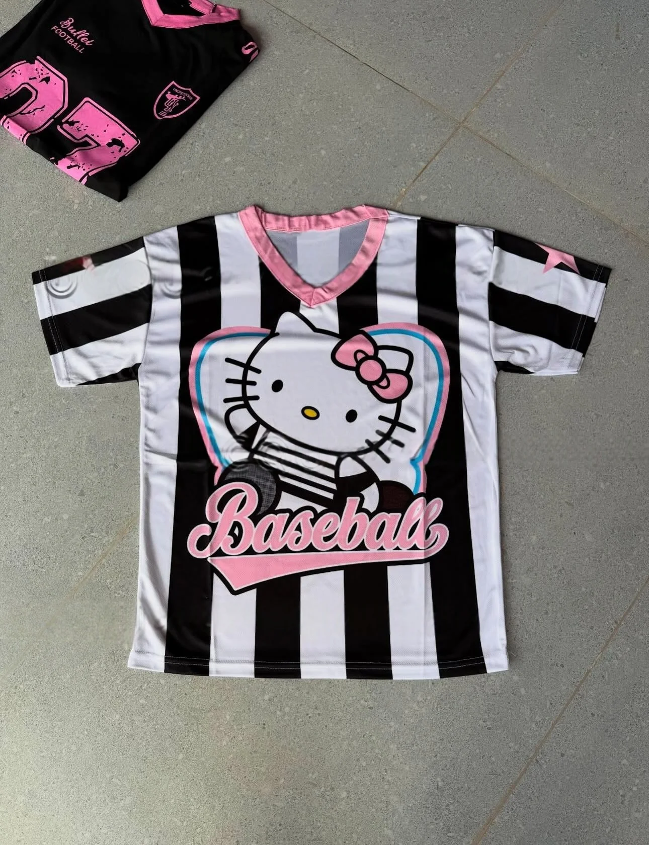 

Летняя футболка оверсайз Hello Kitty 2026 с 3D-принтом, черно-белая в полоску, дышащая, унисекс, ретро, повседневная, в стиле Y2K