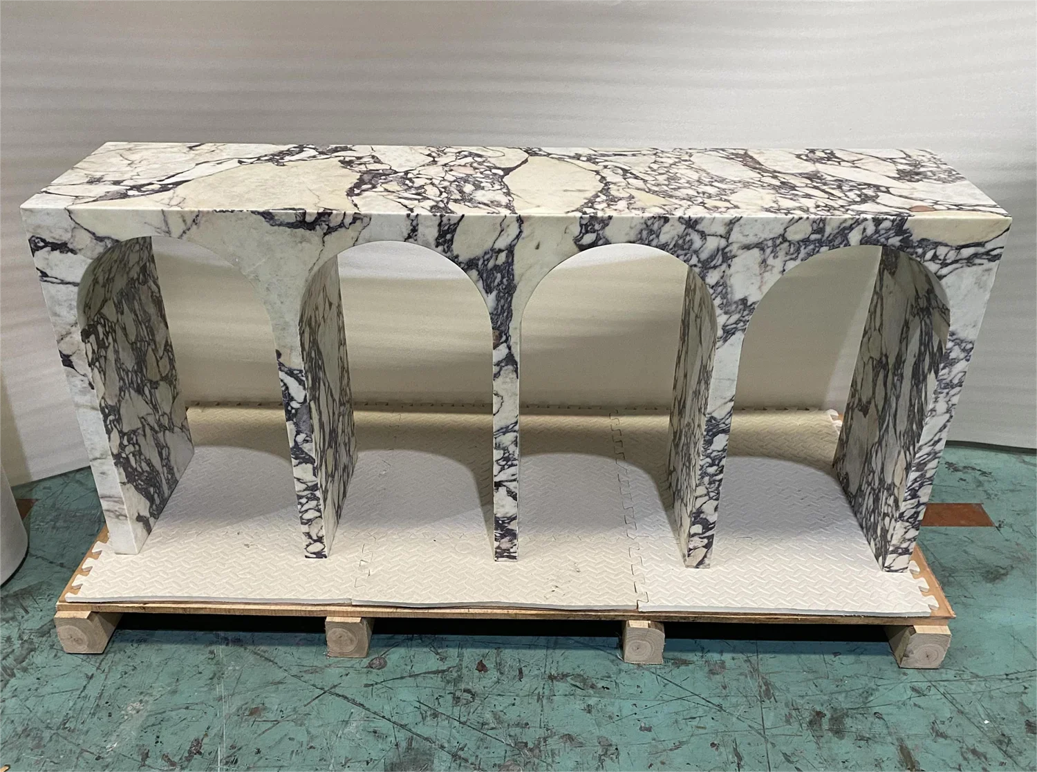 Custom Design Arch Shape Calacatta Viola Marble Table For House Decoration Luxury Marble Entrance Table Marble Console Table