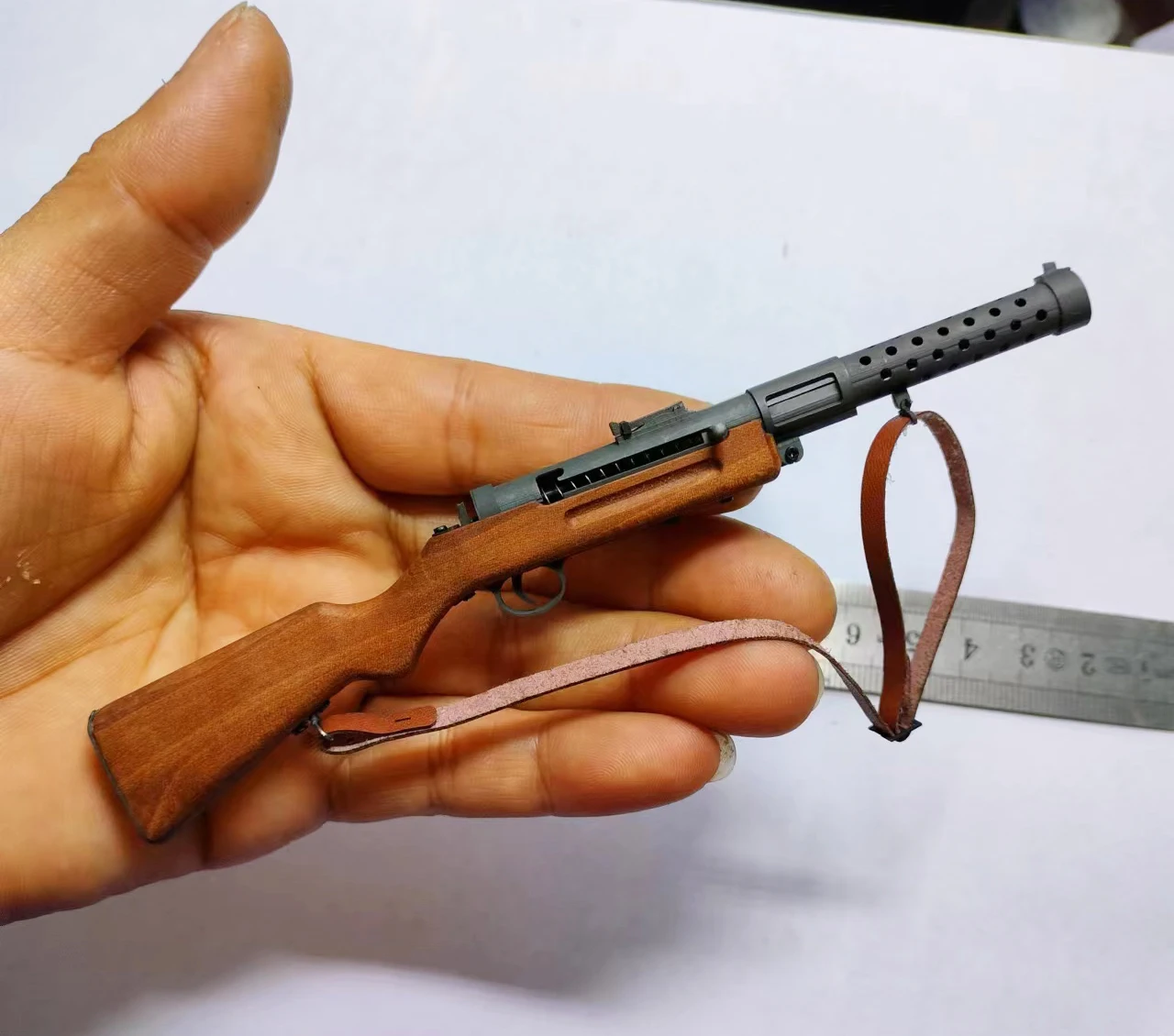 1:6 WWII Handmade Mini Model SIG M1920 Toy Gun Solid Wood Metal Submachine Gun Assembly Gun Model for Action Figures