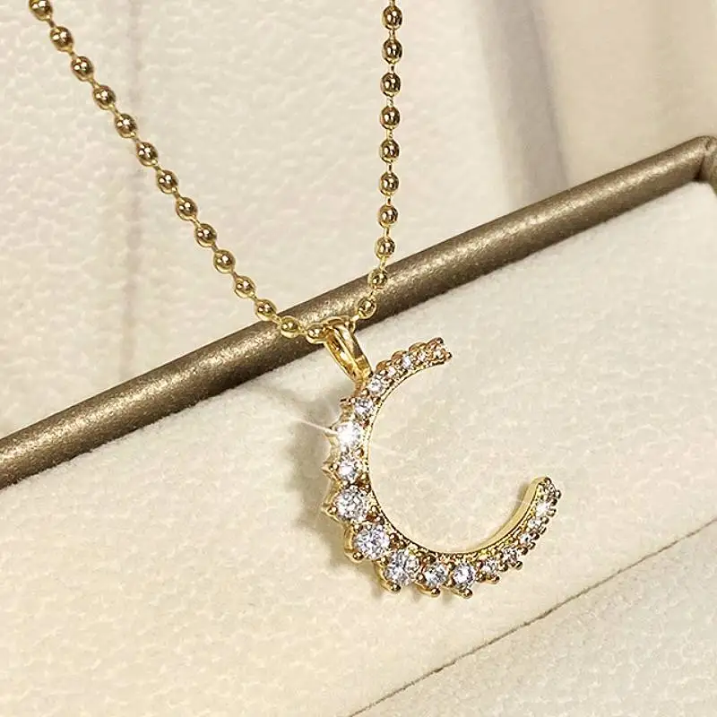 Huitan Fancy Mond-Anhänger-Halskette für Frauen, ästhetische Hochzeit, Verlobung, voll glänzend, CZ, trendige Accessoires, vielseitiger Schmuck