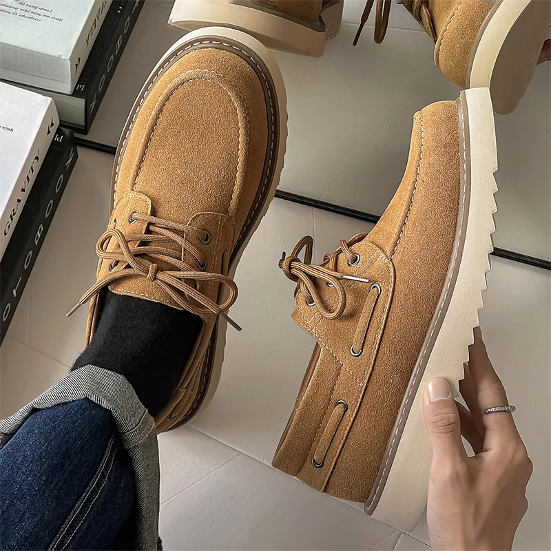 

Fashion Vintage British Men Cow Suede Leather Shoes Autumn Spring Luxury Designer Shoe Sneakers Men Breathable Height Increasing