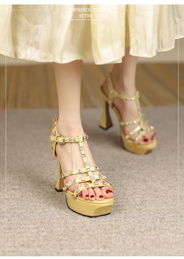 

Platform Rivet Sandals Summer Round Peep Toe High Heels Catwalk Lace Up Women Shoes Famous Luxuey Brand Fashion Leather Pumps