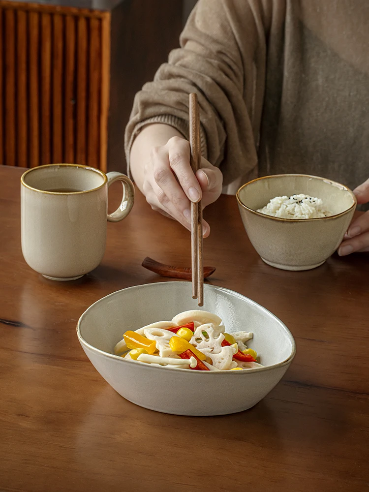 Creative Triangle Bowl 7.5 Inch Salad Bowl Retro Ceramic Dish Japanese Style Unique Shape