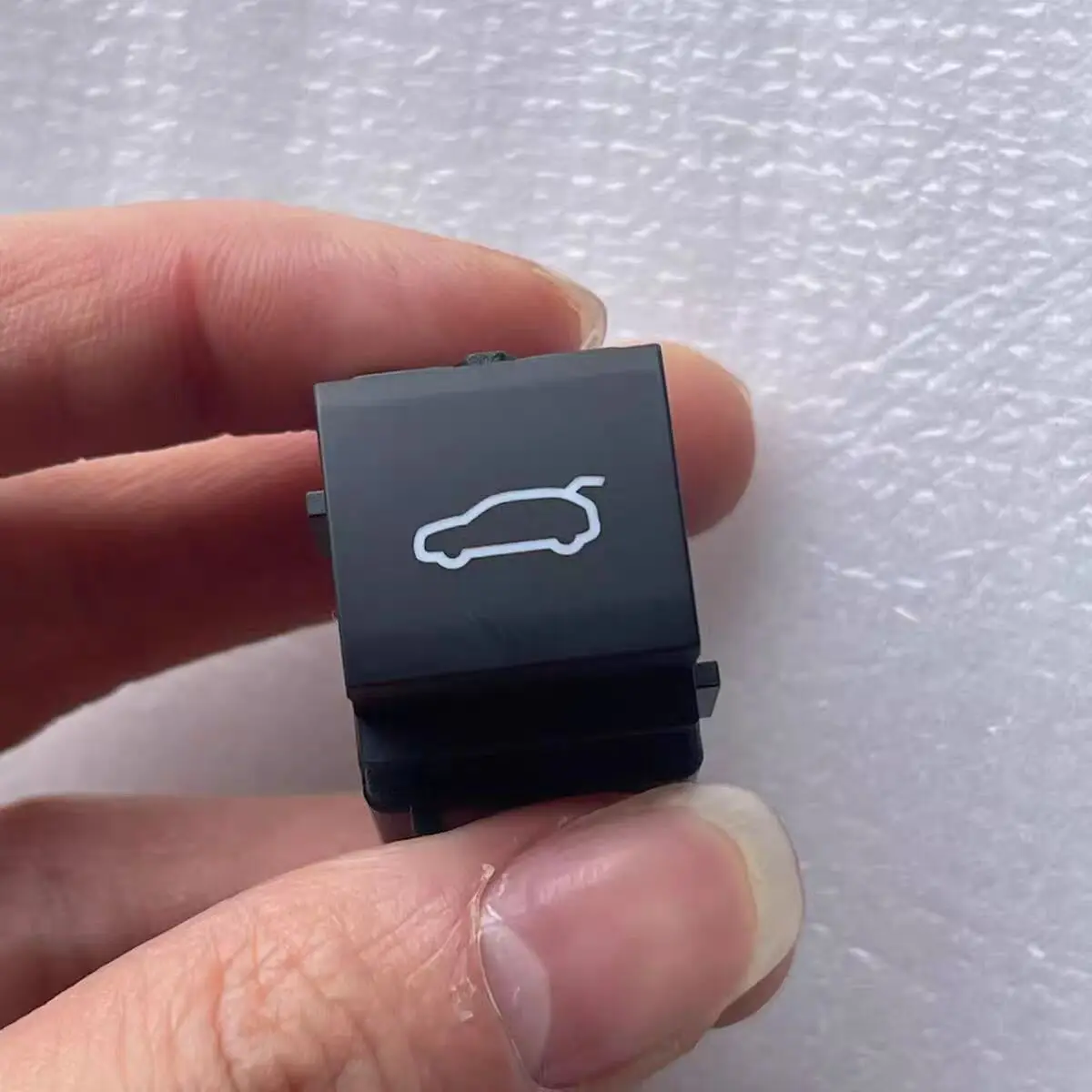 

Кнопка/переключатель задней двери с электроприводом для Dongfeng Fengshen Yixuan AX7, Haoji E70