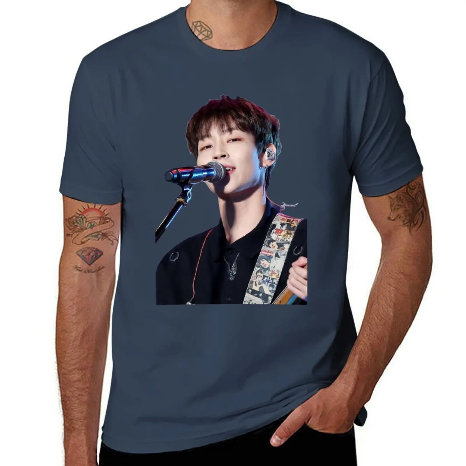 

Woosung Portrait T-Shirt Large Size Short Sleeve T-Shirt