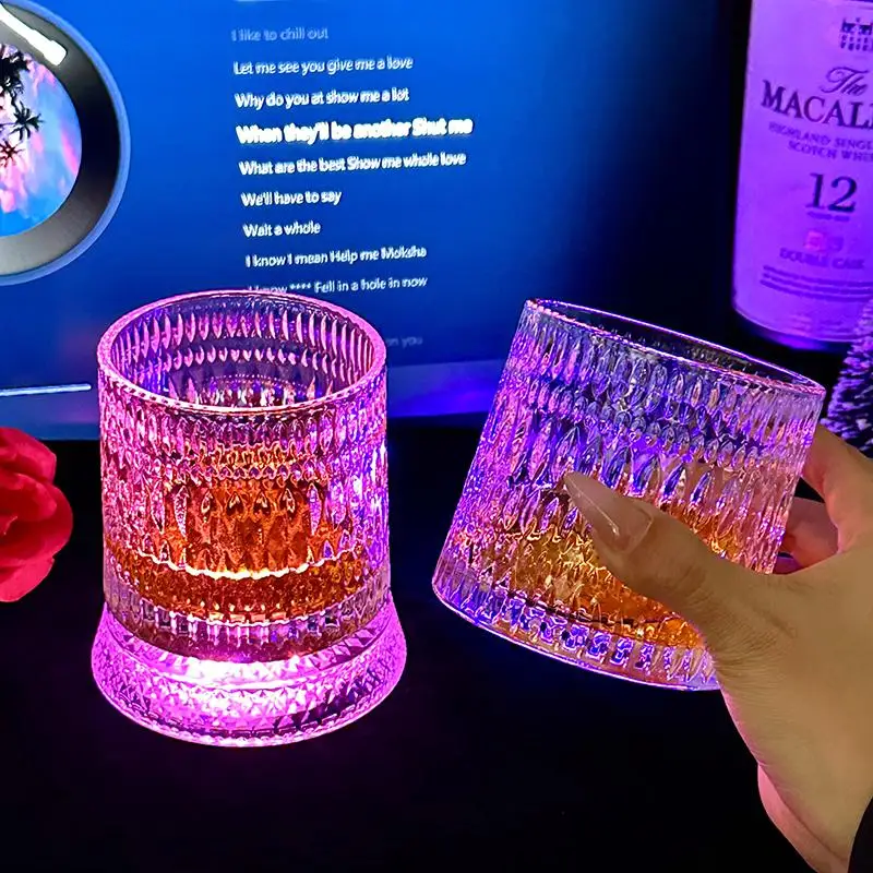Vintage Glass 360 ° Rotating Glass Cup With Base Creative Glowing Rotation Glass Light Luxury Glass Brandy Wine Cup Glassware