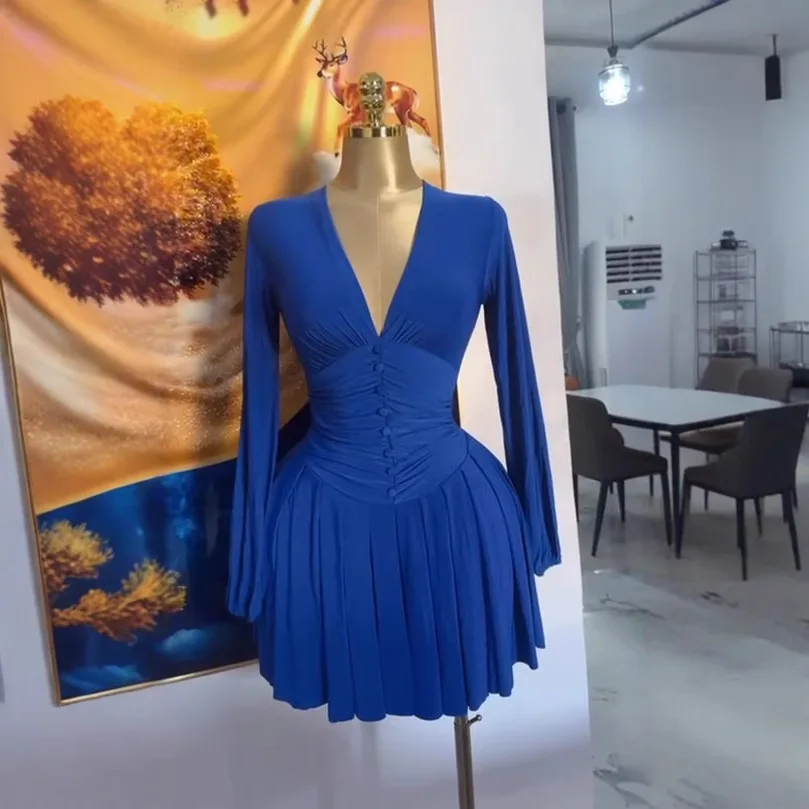 فستان نسائي قصير للحفلات 2025 ربيع/صيف أحدث تنورة قصيرة غير رسمية مثيرة يغرق وأكمام واسعة وزر يوميًا على شكل حرف A