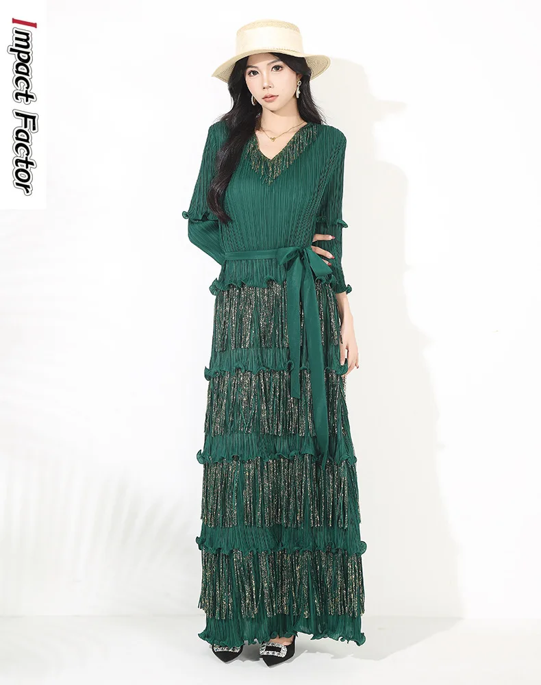 

Miyake Pleated Dress Women's 2025 Autumn New Fashion Temperament Slim and Thin V-neck Bronzing Fringed Long Dress