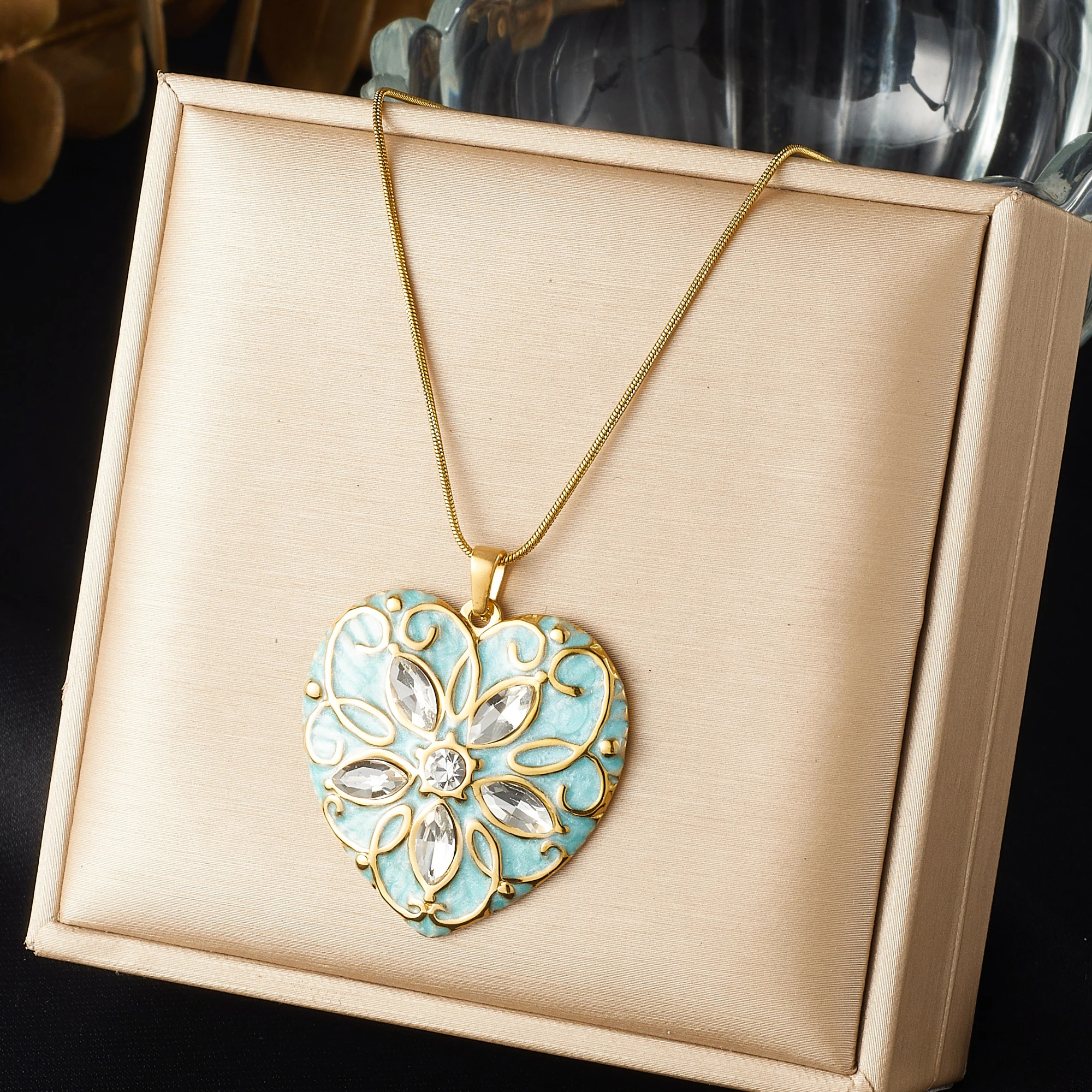 Vintage Mintgrüne Emaille-Herz-Inlay-Zirkon-Anhänger-Halskette, Damen-Charm, Romantischer Edelstahl-Schlüsselbein-Schmuck, Geschenk