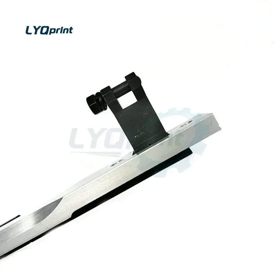 

Высококачественная 1-предметная захватная планка T-1304F (10x15) для печатных машин Heidelberg, 353 мм