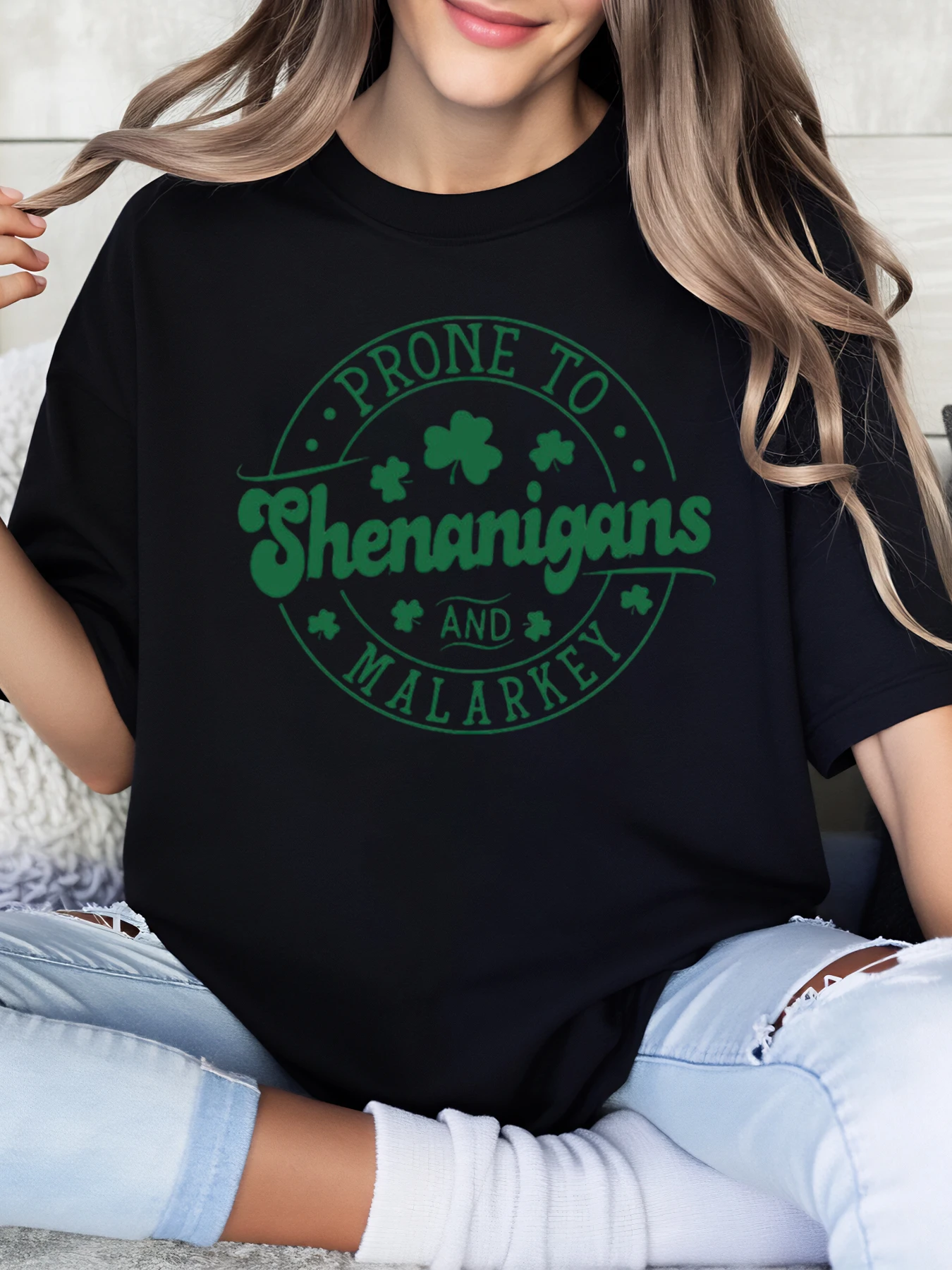 Prone to Shenanigans y Malarkey Camiseta con estampado del día de San Patricio Ropa casual para mujer Negro Tallas grandes
