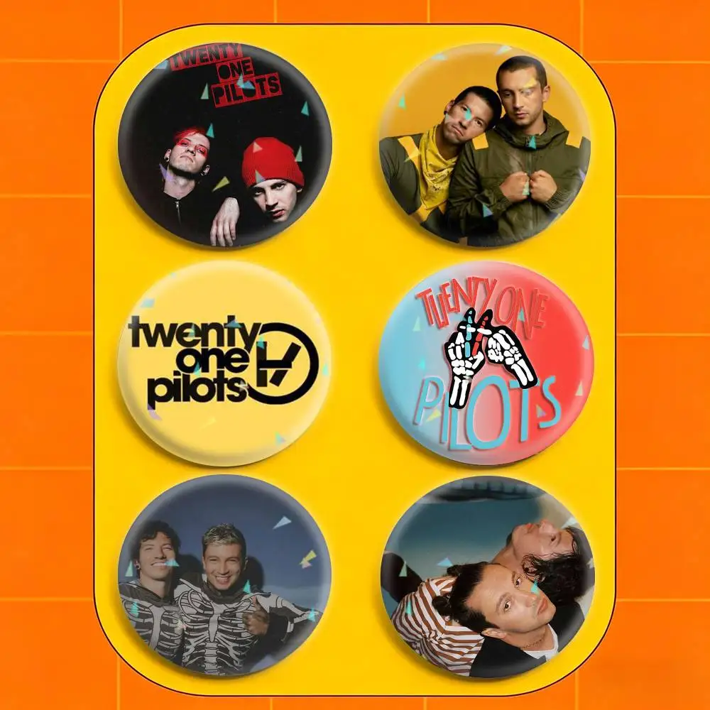 Popular T-Twenty One Pilots Band 32/44/58mm Handmade Pins Round Brooch Badge Backpacks Clothes Jewelry Gifts