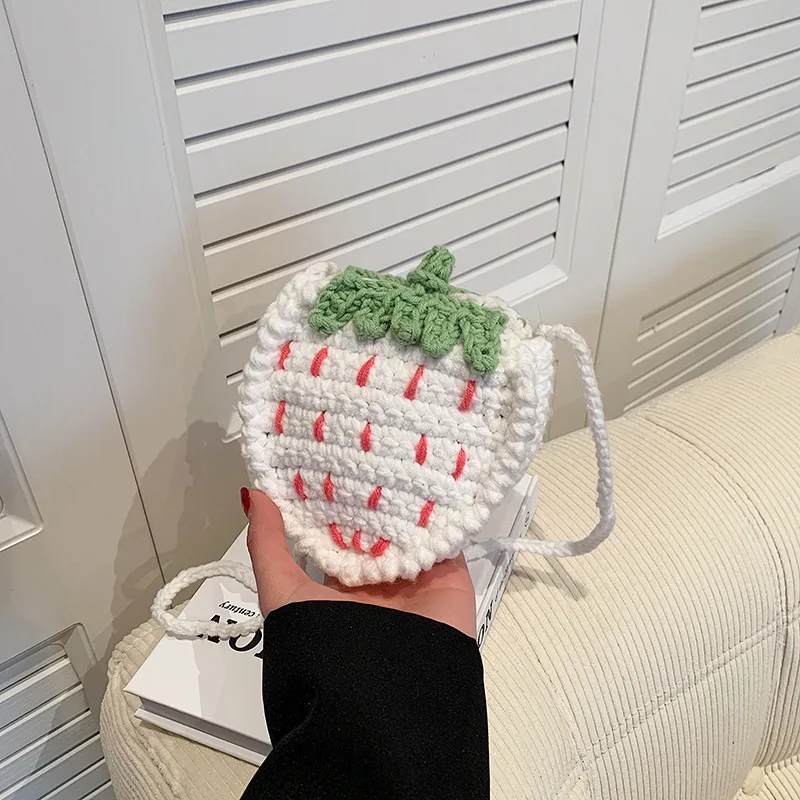 Fashion Cute Strawberry Crossbody Bag Handmade Crochet Woven Bag Casual Mini Shoulder Bag Women\'s Bag Patchwork Two-Tone Bag