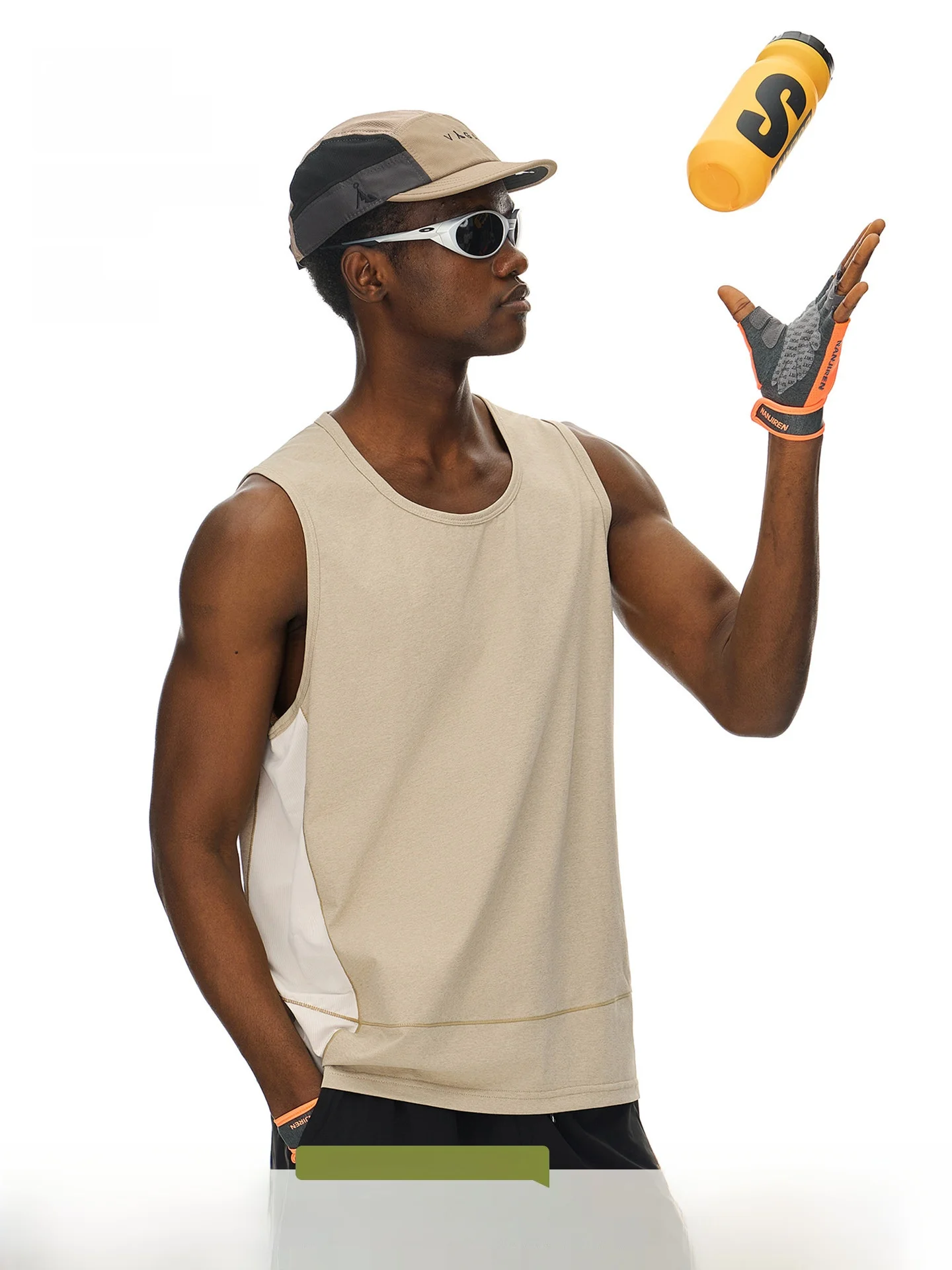 ARTANNIE Men's Loose Fit Quick Dry Tank Top Summer Sport Fitness Sleeveless T-Shirt Breathable Comfortable Polyester Blend