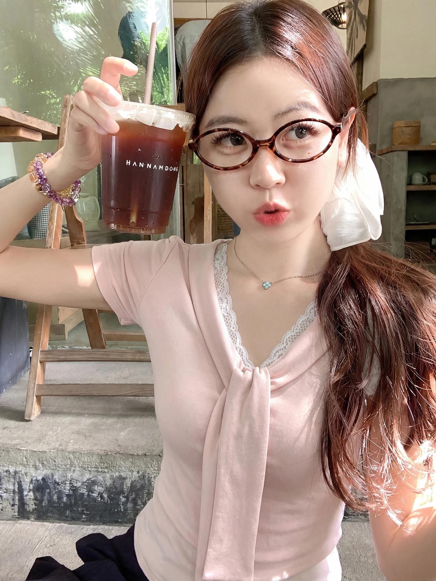 

Zeng Xiao Salt Pink V-neck Lace Short-sleeved T-shirt Women's Summer Knot Tie Slim Fit Top Sweet Style Regular Sleeve