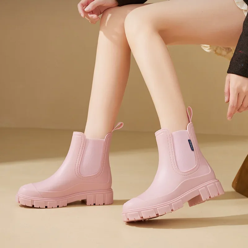 Bottes mi-hautes imperméables pour femmes, chaussures de pluie coordonnantes, bottes de rinçage à la bouche élastique, chaussure de pataugeoire intérieure et extérieure, nouvelle mode