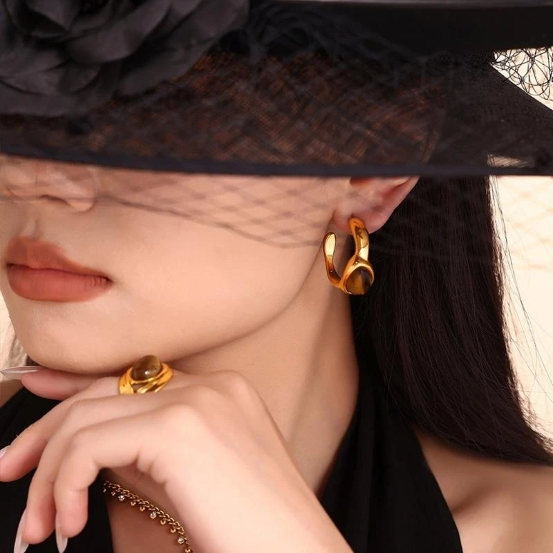 C1FC Stylish Tigers Eye Stone Earrings in Gold C Decoration Portable for Enhancing Your Personalize Styles Outfits