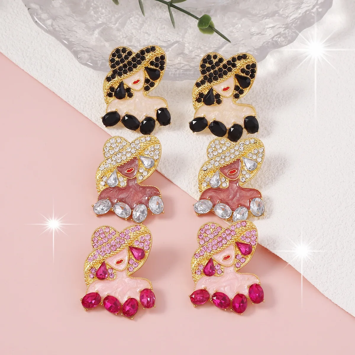 Elegant Women's Head Tilt with Straw Hat Shape Inlaid Rhinestones Design Earrings for Lady Mother's Day Jewelry  Accessories