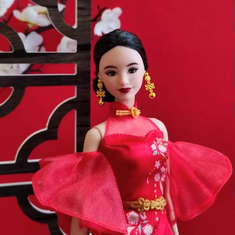 バービー限定版旧正月中国風袍ドレス梅の花プリントゴールデンアクセサリーおもちゃコレクタブル女の子用