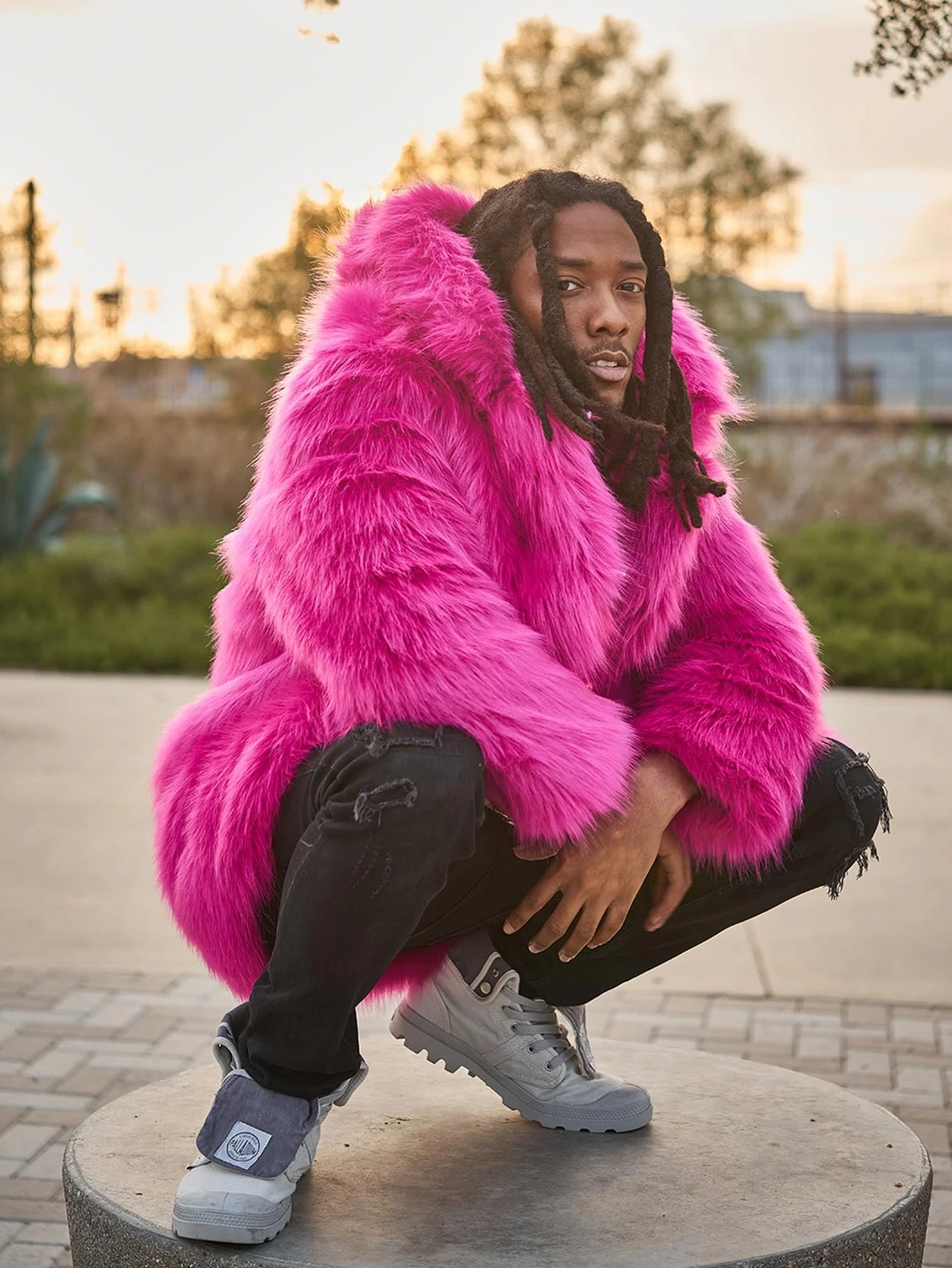 معطف فرو صناعي للرجال بغطاء للرأس، سترة كاجوال من الفرو الصناعي