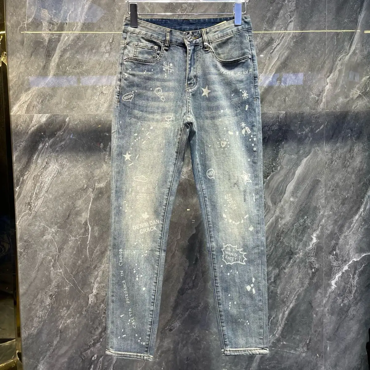 

Летние мужские джинсы, новинка 2025, модные брюки с принтом, потертые тонкие эластичные брюки-бойфренды, дизайнерская одежда, одежда в корейском стиле